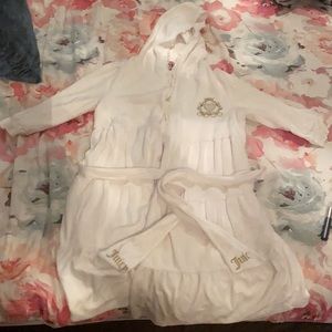 White velour hooded bath robe